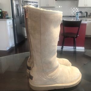 UGG boots - size 6-Cream Sherpa lined beautiful